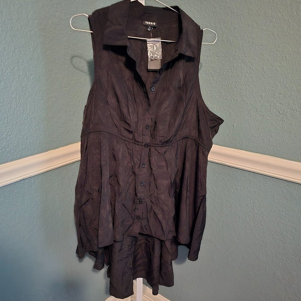 Torrid Lexie Hi-Lo Sleeveless Button Front Blouse